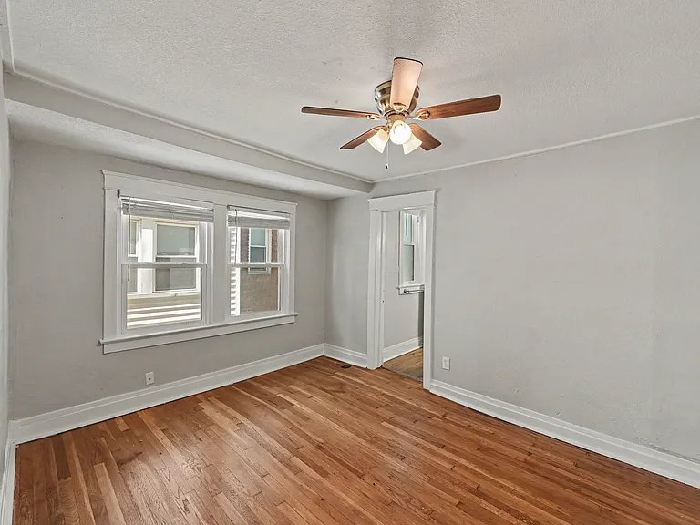 4220 Harrison St — Photo 8