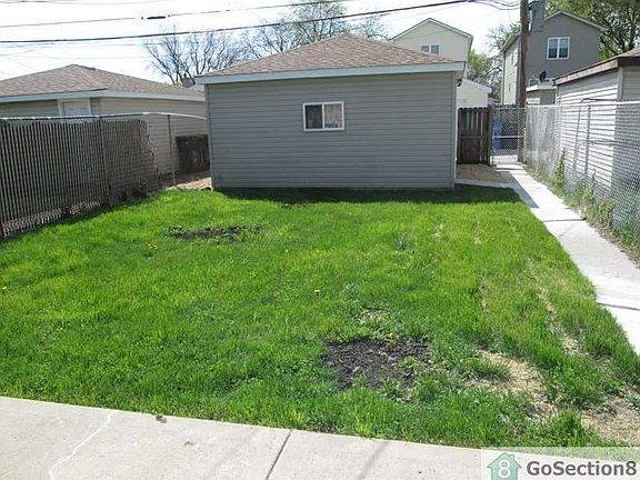 3rd image of 4520 S La Crosse Ave