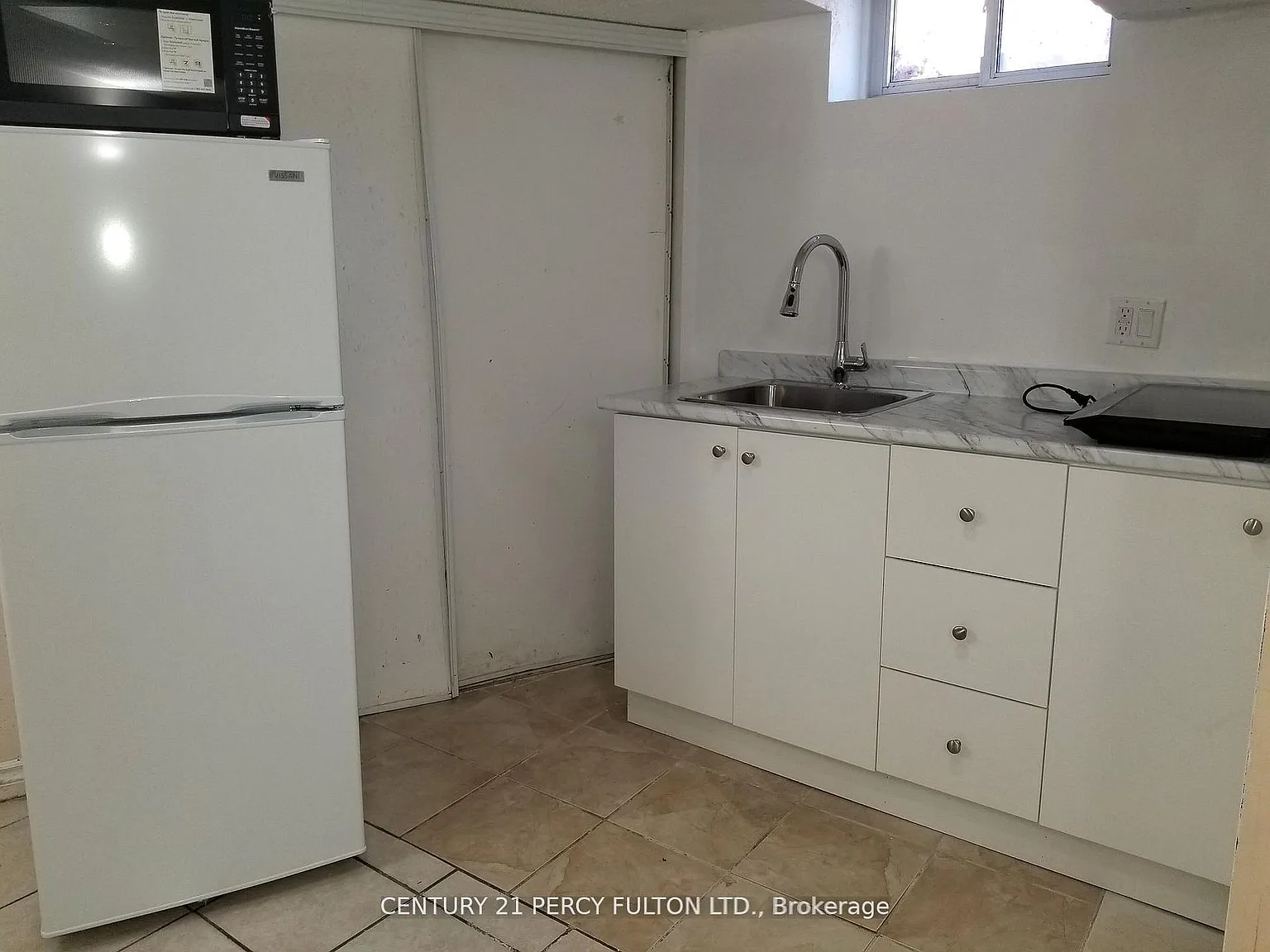 1 bed, $900 — Photo 2