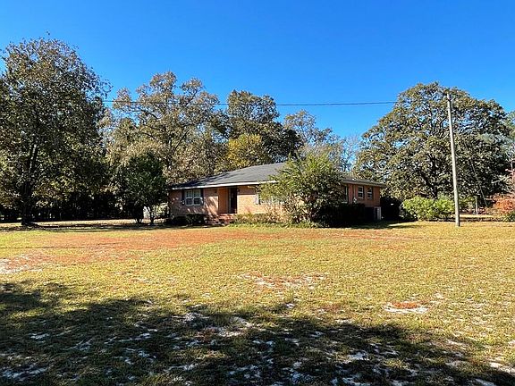 3rd image of 4550 Pinewood Rd