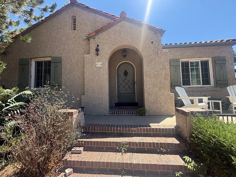 834 N Newport St — Photo 1