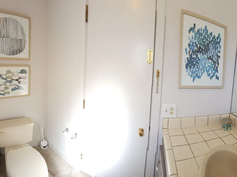 270 E Foothill Blvd — Photo 35