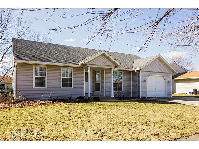 925 Leawood Dr photo 1