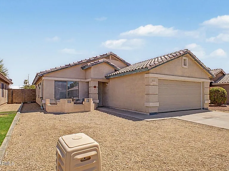 8563 W Mission Ln — Photo 2