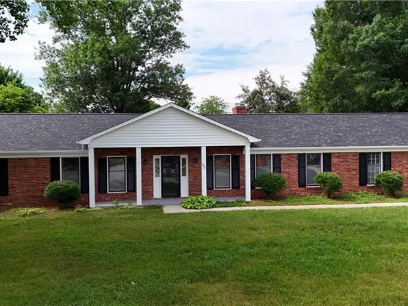 140 Hidden Hills Dr, Kernersville, NC 27284