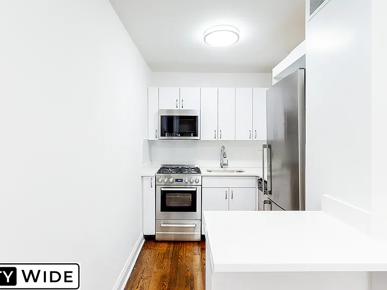 145 E 16th St #9F — Photo 3