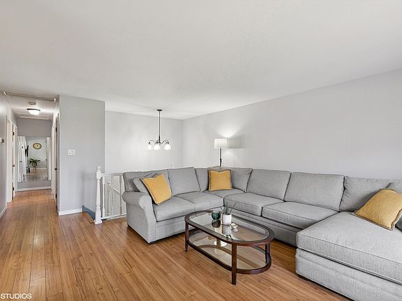 4th image of 733 Northgate Dr
