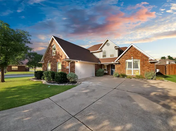 2210 Evergreen Cv, Corinth, TX 76208