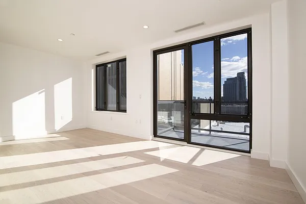 Rented by REAL New York | media 21