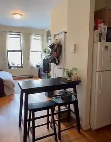 839 Halsey St #2B — Photo 4