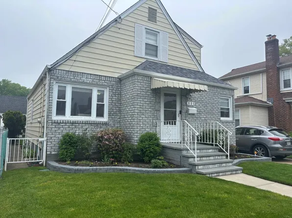 111 Central Blvd, New Hyde Park, NY 11040