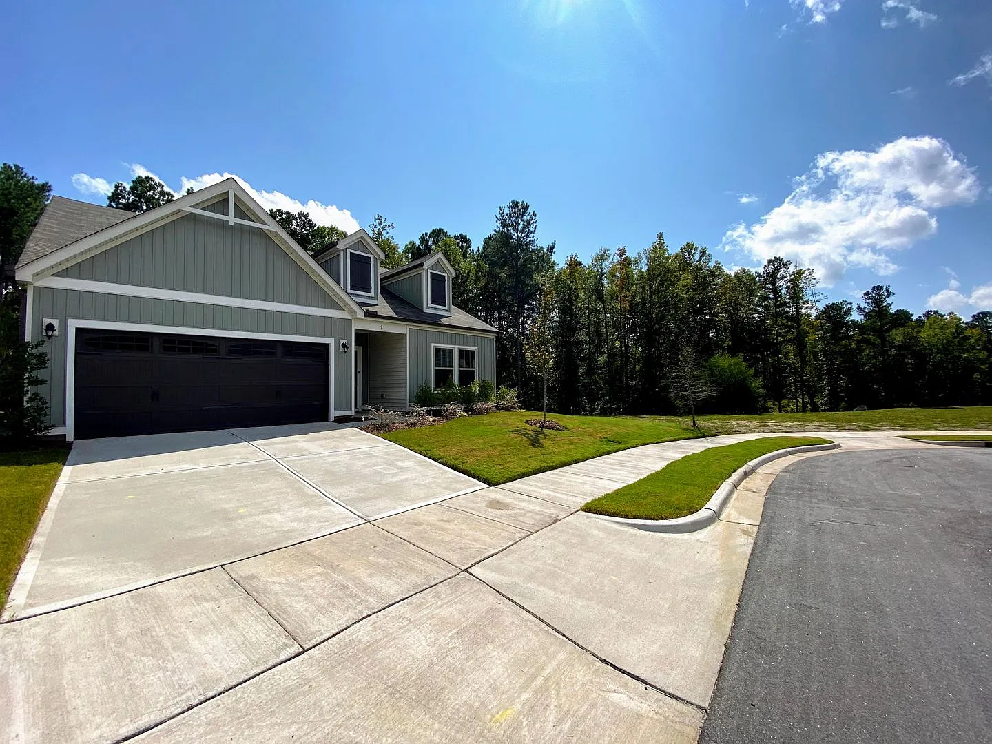 Spacious 2bd/2ba Ranch Style home with impressive club amenities located in Ellis Crossing — Photo 2