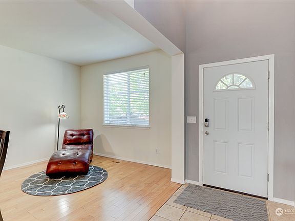 4th image of 922 Gina Court SE