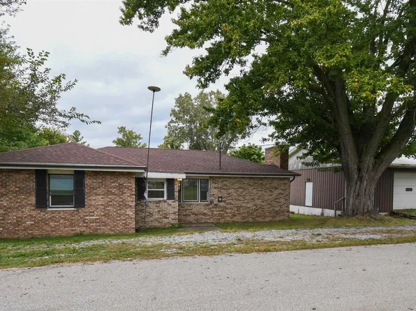 7297 N Derby St, Wawaka, IN 46794