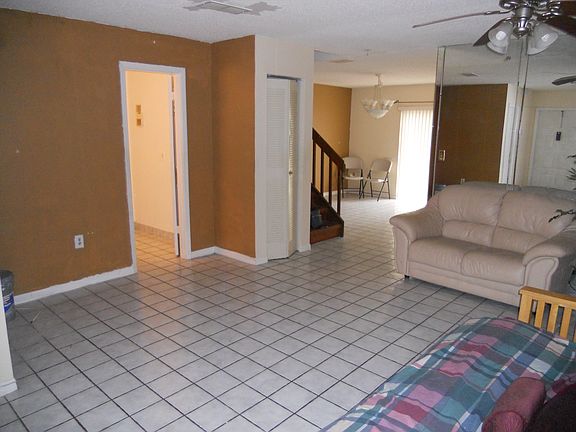 5th image of 1033 NE 210th Ter