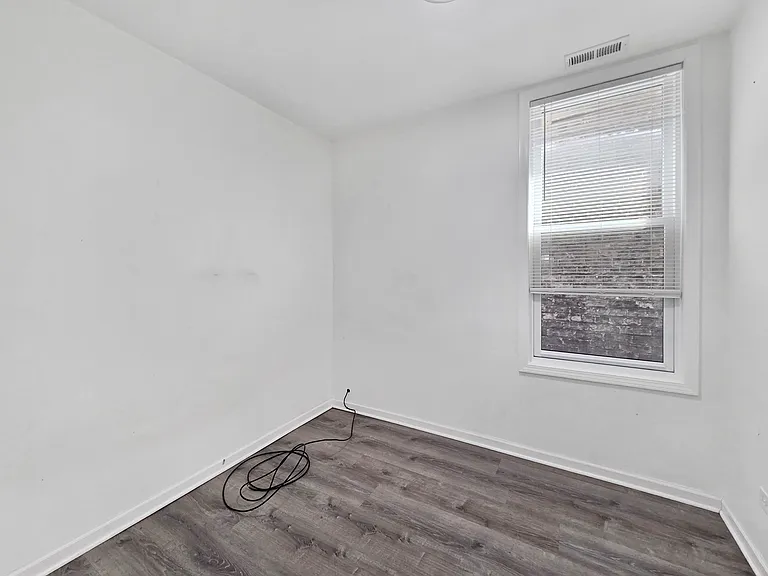1712 W 35th St #2F — Photo 7