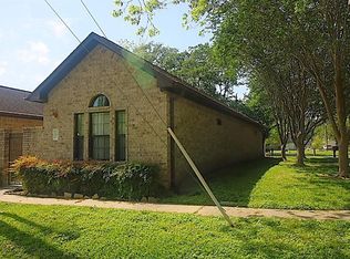 302 Reppert St, Bacliff, TX 77518