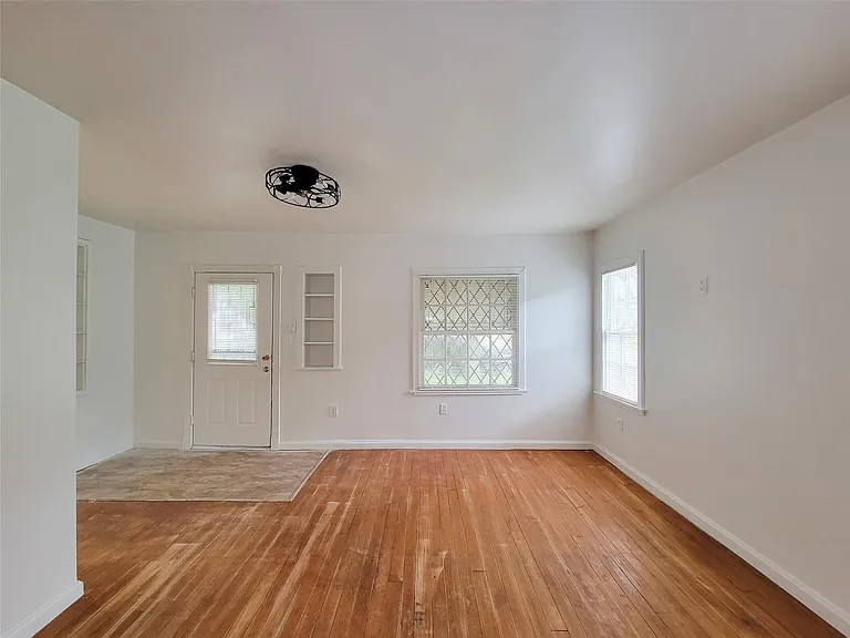2816 Elser St — Photo 10