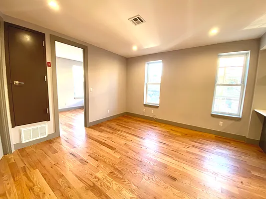 Rented by Nooklyn NYC LLC | media 9