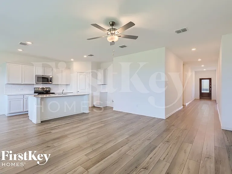 212 Wyndemere Ln — Photo 6