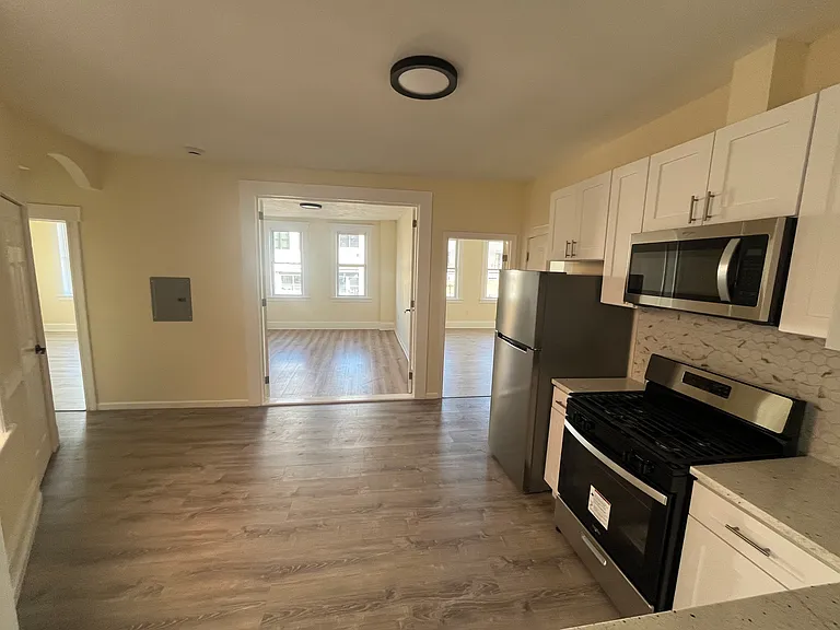 344 Bloomfield Ave #2 — Photo 4