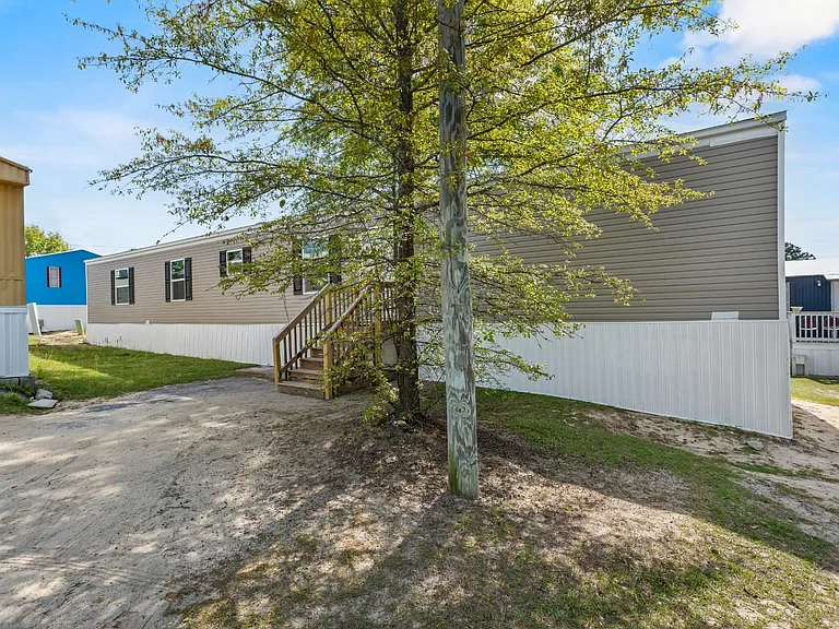 600 Ermine Rd #620 — Photo 5