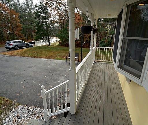 4th image of 58 Dorothy Dr