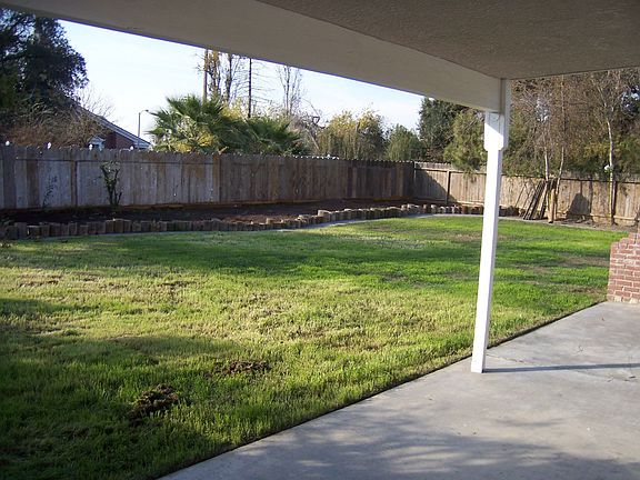 4th image of 2392 Oakes Ln