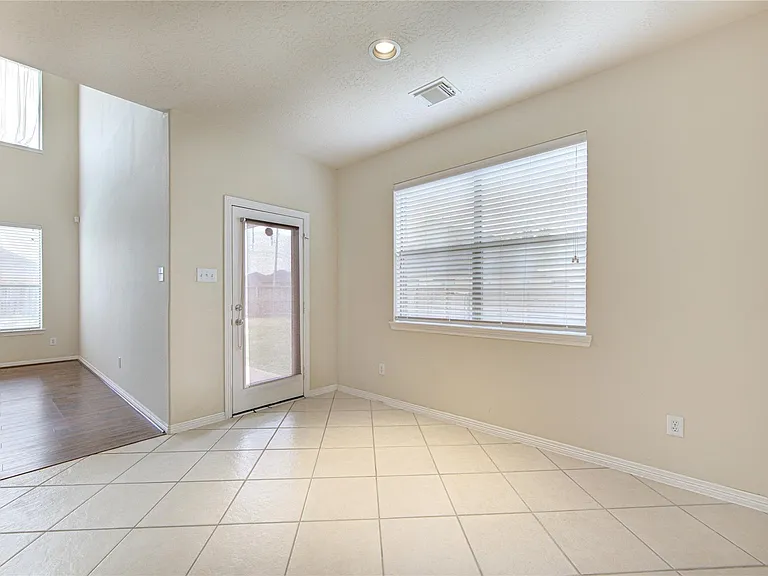 5007 Jade Cove Ct — Photo 16
