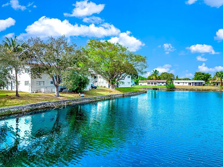 371 Sunshine Dr #H2 — Photo 44