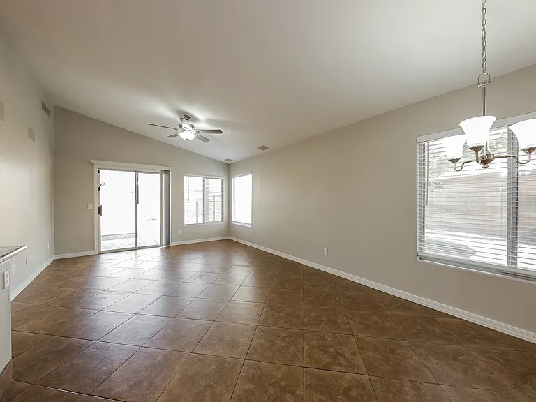 10313 N 94th Ln — Photo 5