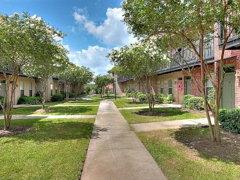 10600 Lakes Blvd #1205 — Photo 4