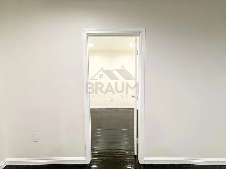 VIRGIL — Photo 9