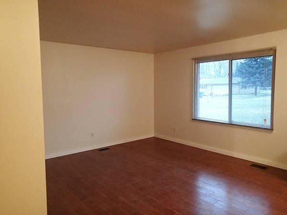 5th image of 3272 Honeysuckle Dr