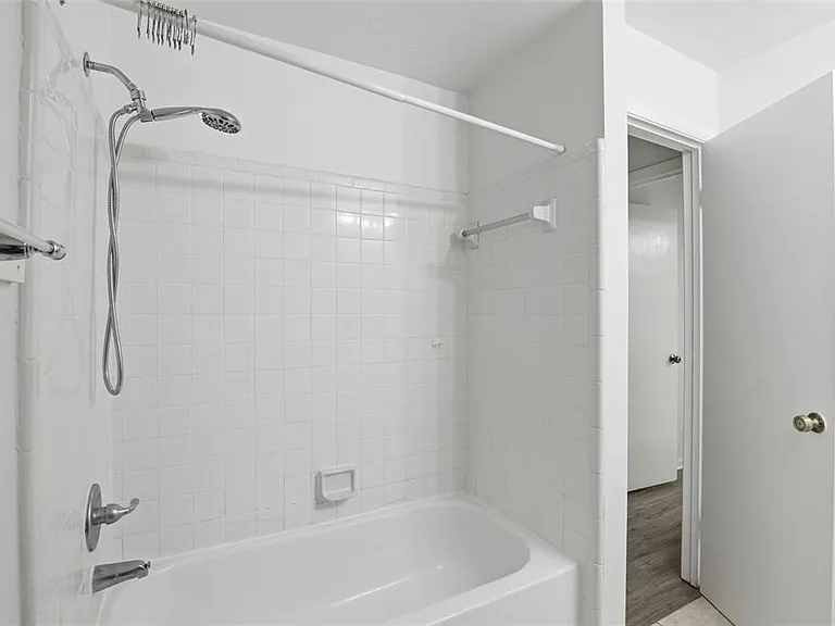 2219 SW 39th Way — Photo 12