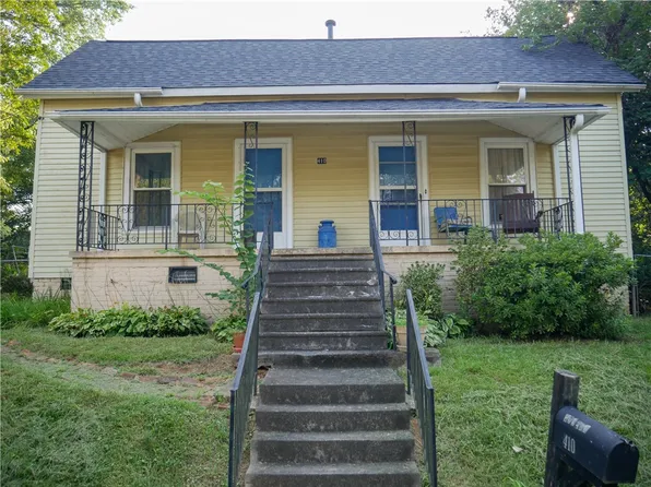 410 S 2nd St, Easley, SC 29640