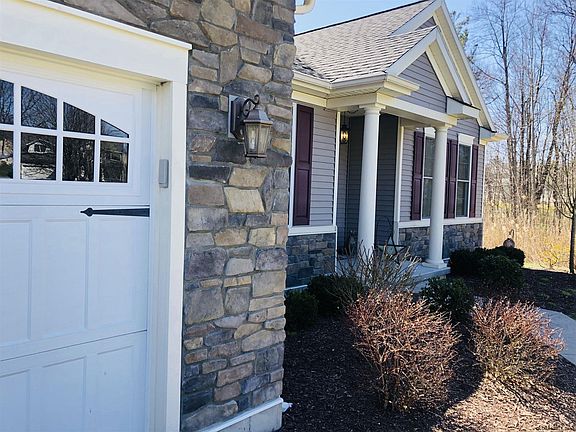 4th image of 27 Sterling Heights Dr