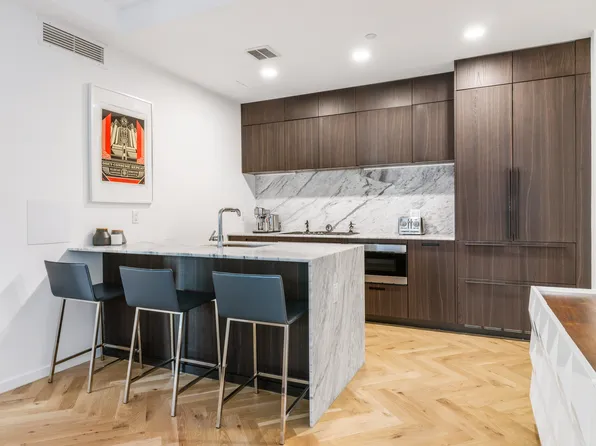 805 Washington Avenue image 2 of 23