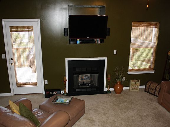 Gas fireplace and flatscreen mounting