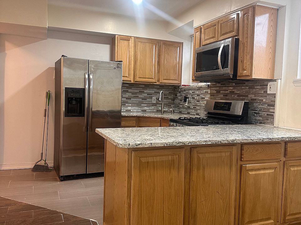 1st image of 3400 Wickham Ave #1