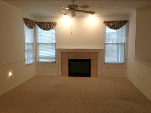 4th image of 2217 Langford Ln