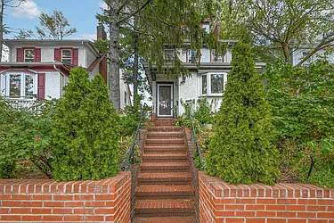 84-17 Chapin Parkway