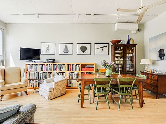 2nd image of 497 Pacific St APT 4A