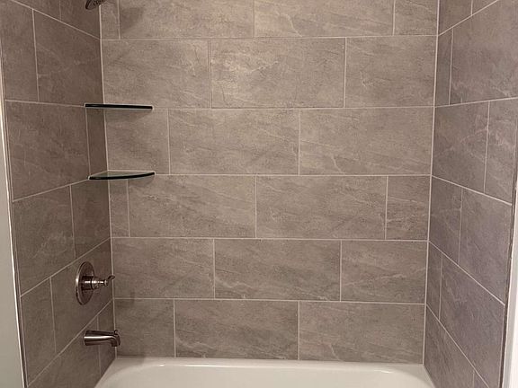 4th image of 523 Fundao Ln #34