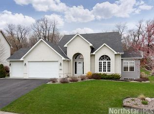 8912 Heatherton Ridge Dr, Savage, MN 55378