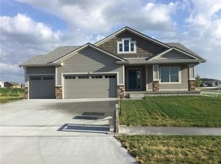550 NE Dellwood Dr, Waukee, IA 50263