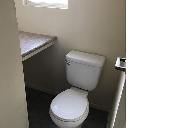 5th image of 124 N I St APT D