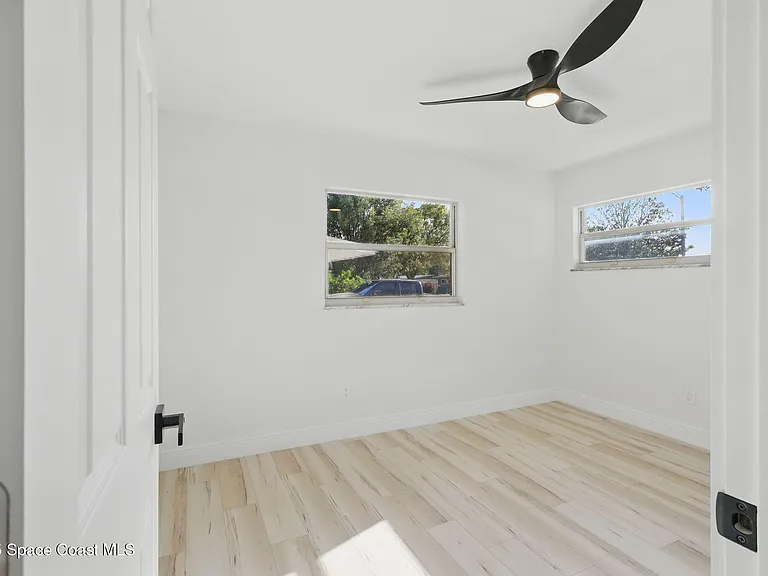 280 Antigua Dr — Photo 13