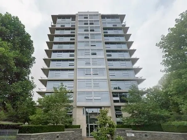 1088 W 14th Ave #902, Vancouver, BC V6H 0A6