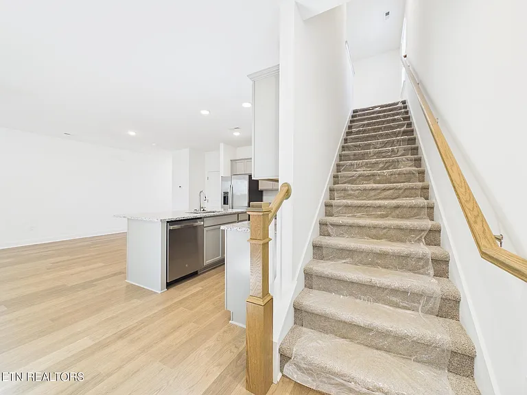 1729 Lateglow Way — Photo 21
